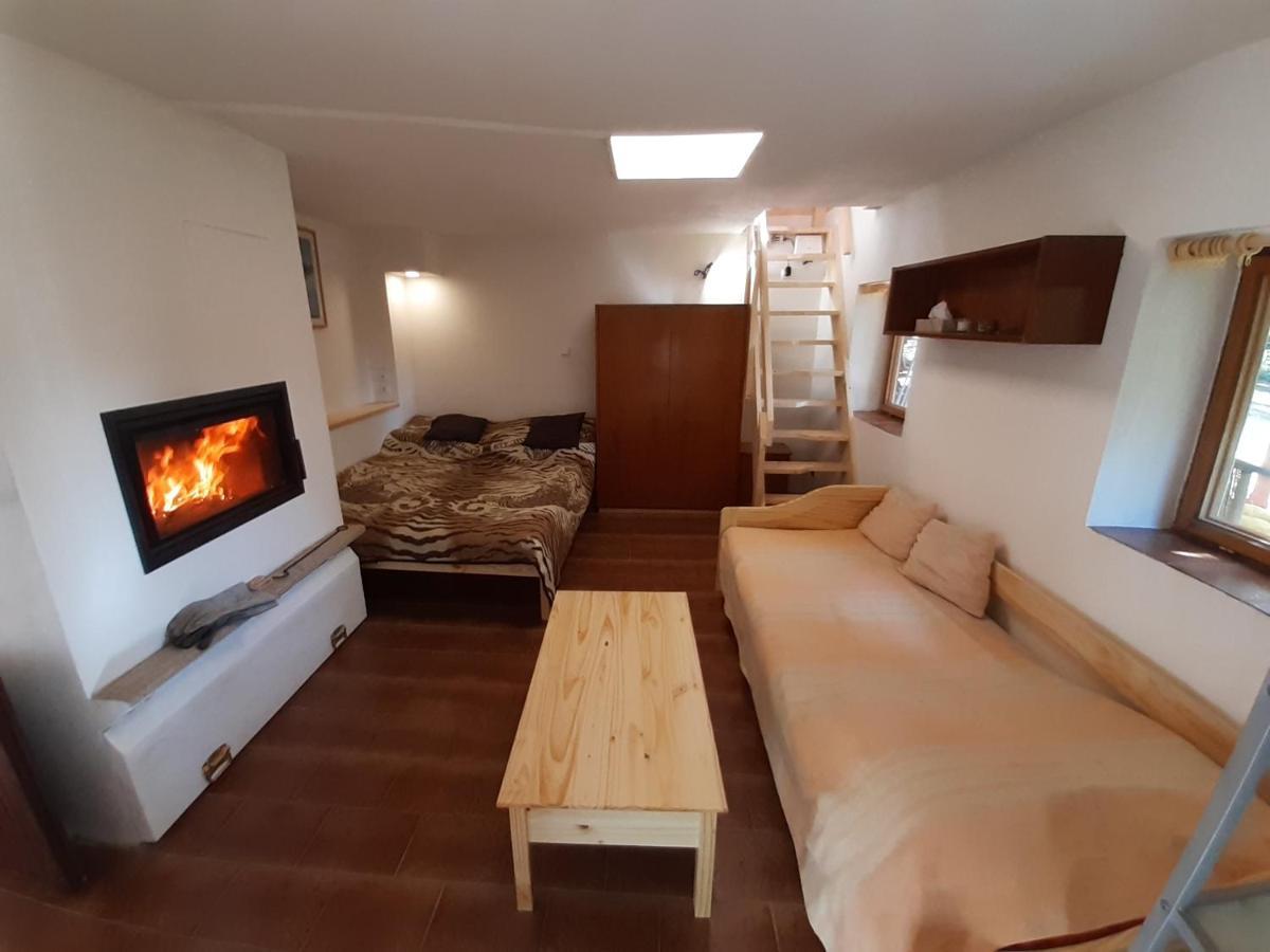 Holiday Home Zajicovi Rabyne ภายนอก รูปภาพ